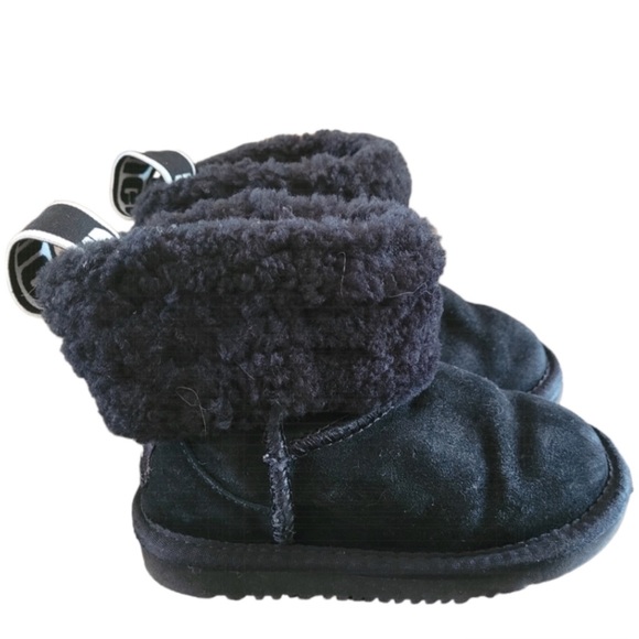 BABY UGGS 🖤 - Picture 7 of 7